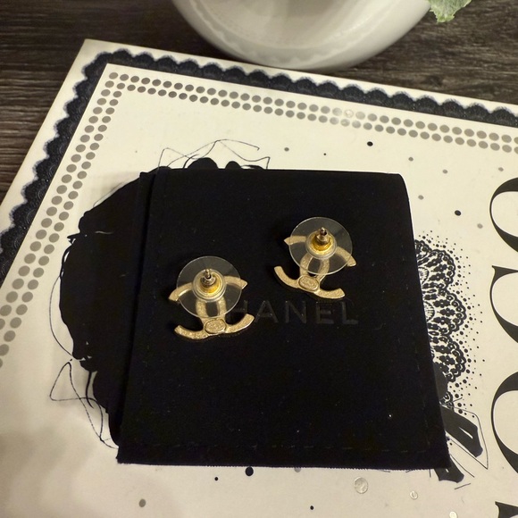 CHANEL Small Gold CC Faux Pearl Stud Earrings - Picture 7 of 8